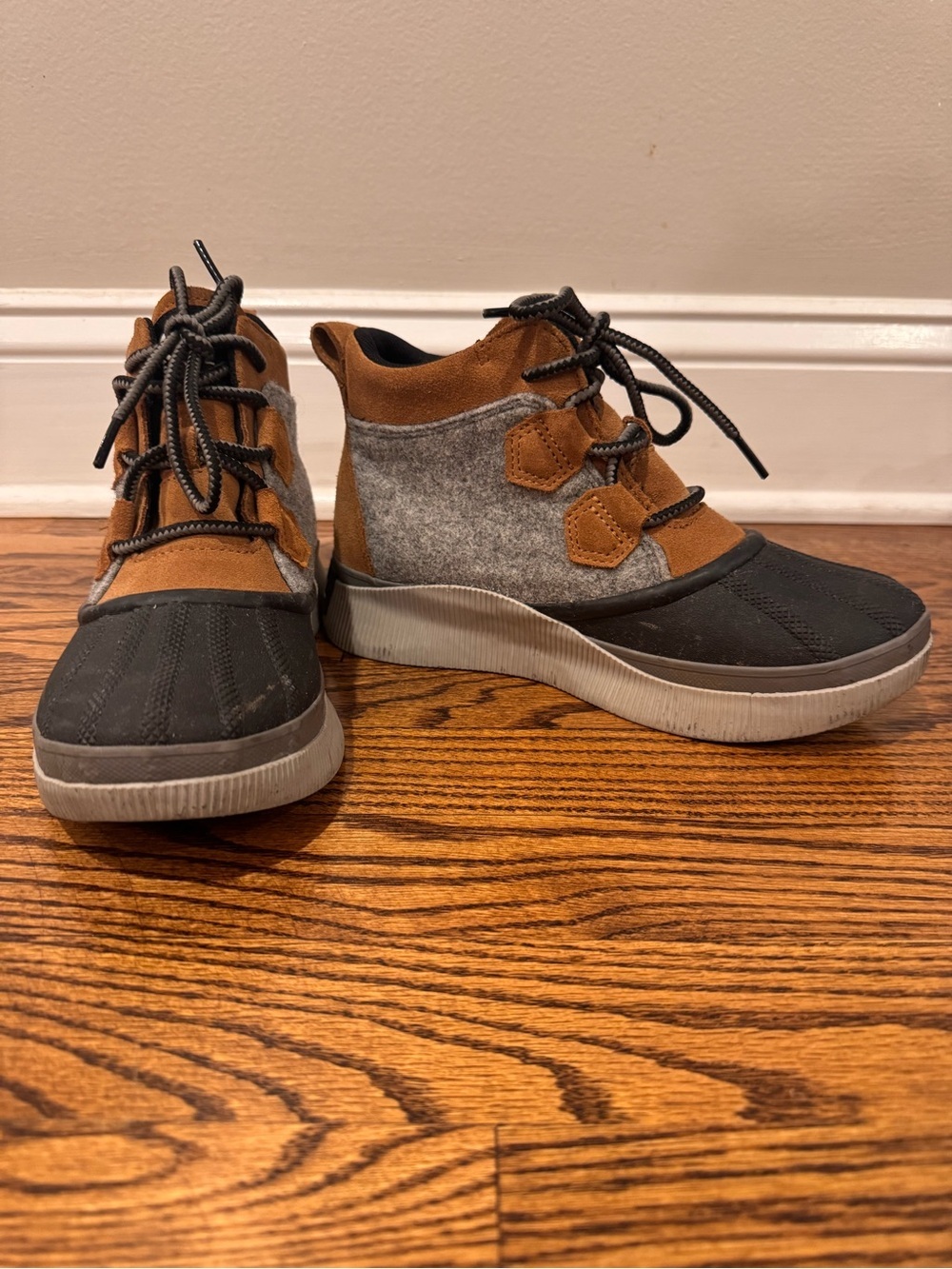 SOREL Out and About IV Classic waterproof boot in Black, Gray & Brown